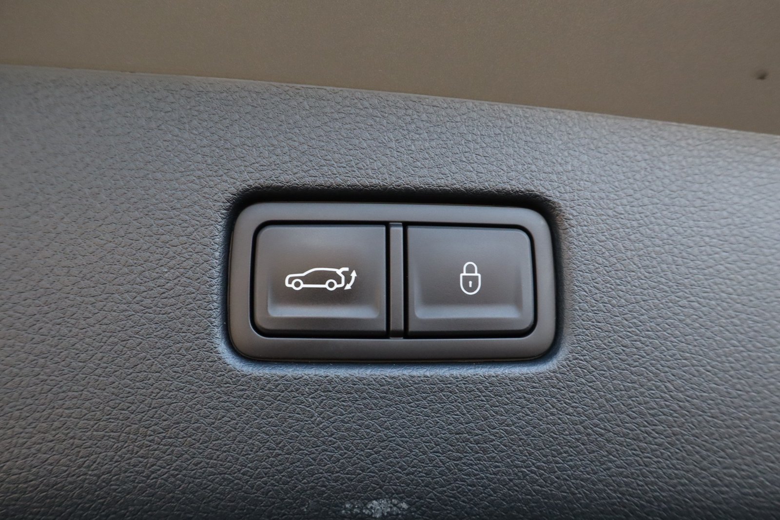 Used 2025 Genesis Electrified GV70 AWD/4WD image 39