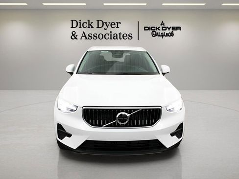 New 2025 Volvo XC40 B5 Core w/ Protection Package Premier image 5