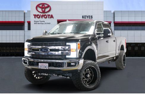 Used 2019 Ford F250 Lariat w/ Lariat Value Package image 1
