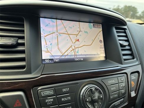 Used 2016 Nissan Pathfinder Platinum image 14