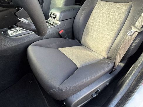 Used 2023 Chrysler 300 Touring w/ Sport Appearance Package RWD image 15