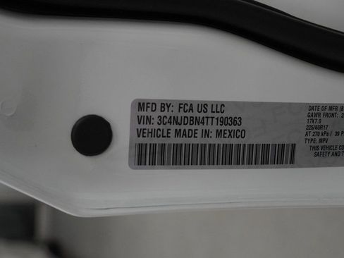 New 2026 Jeep Compass Latitude image 39