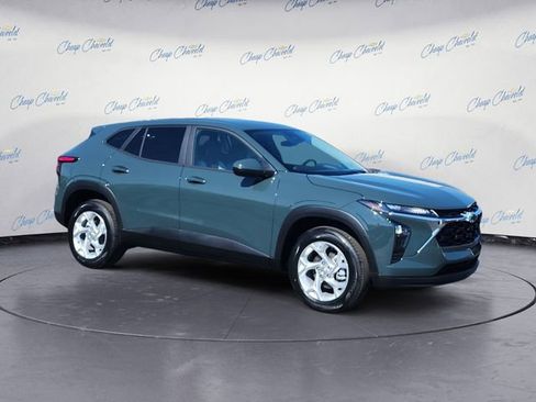 New 2026 Chevrolet Trax LS w/ LS Convenience Package FWD image 7