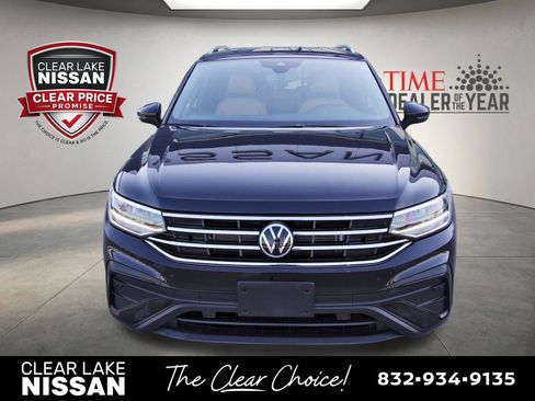 Used 2022 Volkswagen Tiguan SE FWD image 2