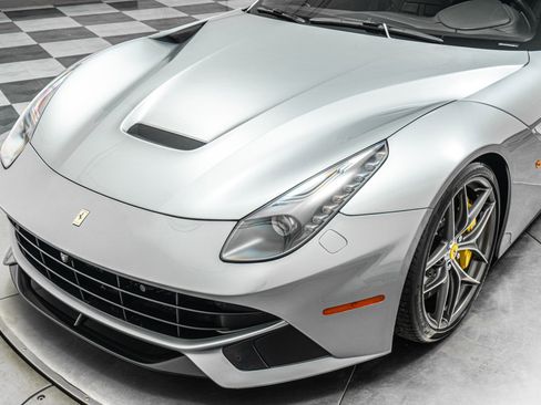 Used 2016 Ferrari F12 Berlinetta RWD image 35