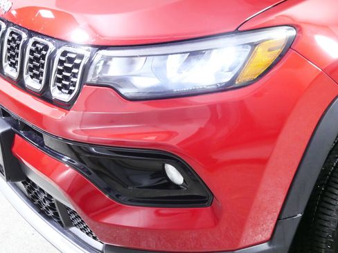 Used 2024 Jeep Compass Limited image 16