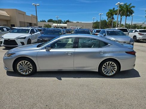 Used 2022 Lexus ES 300h w/ Accessory Package 2 FWD image 8