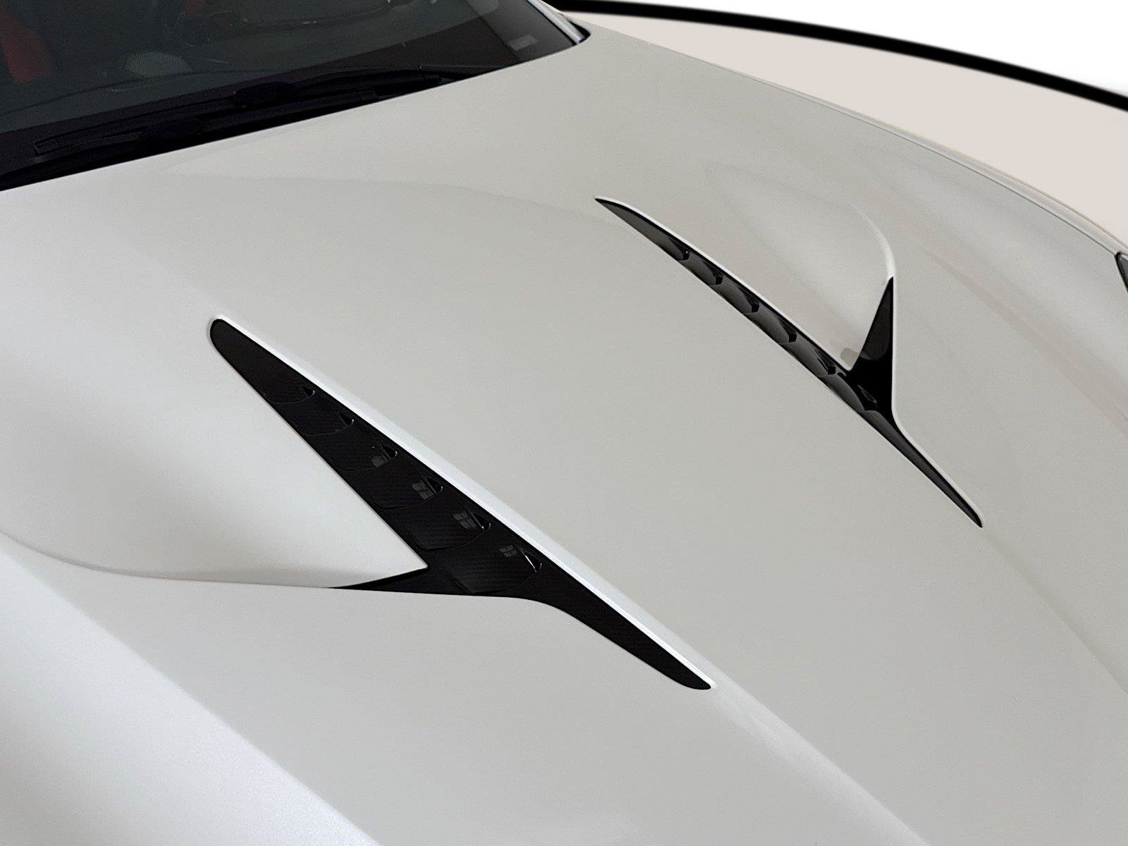 Used 2025 Aston Martin Vanquish RWD image 30