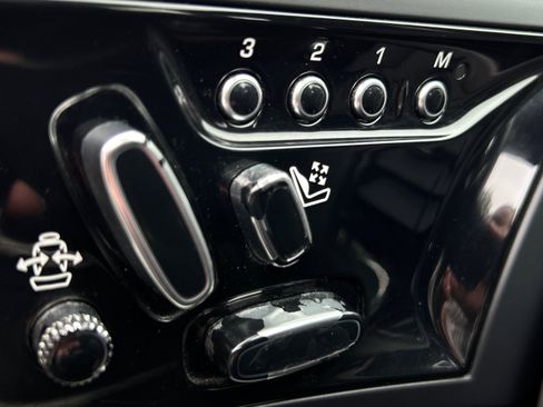 Used 2016 Jaguar F-TYPE Convertible image 92