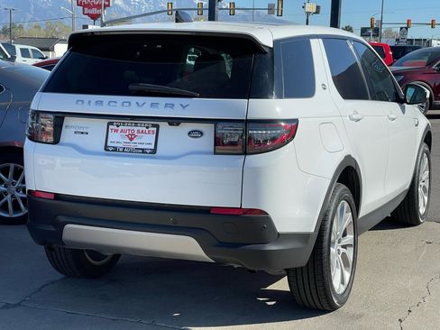 Used 2020 Land Rover Discovery Sport SE image 5
