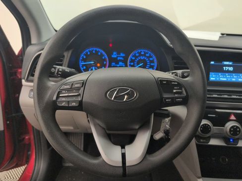 Used 2019 Hyundai Elantra SE FWD image 25