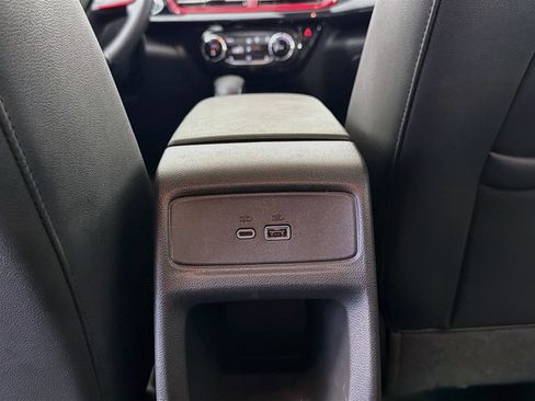 Used 2024 Chevrolet Trax RS w/ Sunroof Package FWD image 29