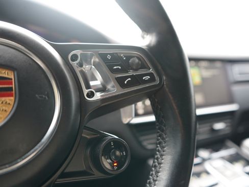 Used 2021 Porsche Cayenne Turbo image 37