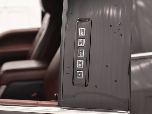 Certified 2022 Ford F450 Platinum w/ FX4 Off-Road Package image 38