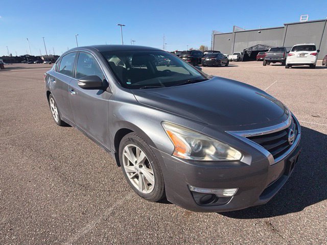 Used 2015 Nissan Altima 2.5 SV w/ Convenience Package FWD image 3