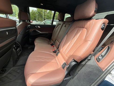 Used 2025 BMW X7 M60i AWD/4WD image 11