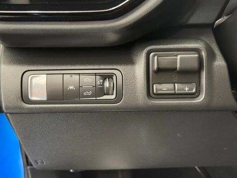 Used 2026 Chevrolet Silverado EV Trail Boss AWD/4WD image 37