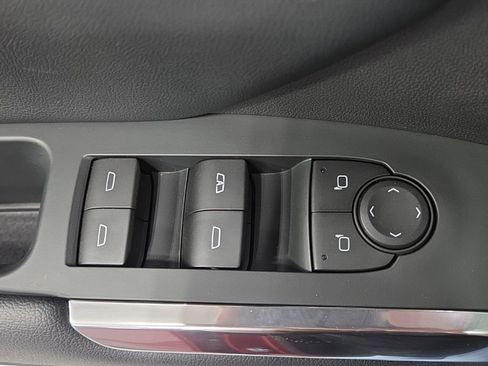 Used 2025 Chevrolet Traverse LT w/ Driver Confidence Package AWD/4WD image 29