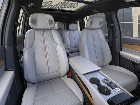 New 2027 Cadillac Vistiq Sport w/ LPO, Floor Liner Package AWD/4WD image 16