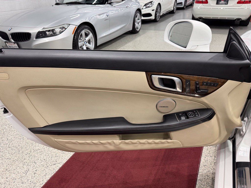 Used 2016 Mercedes-Benz SLK 350 image 20