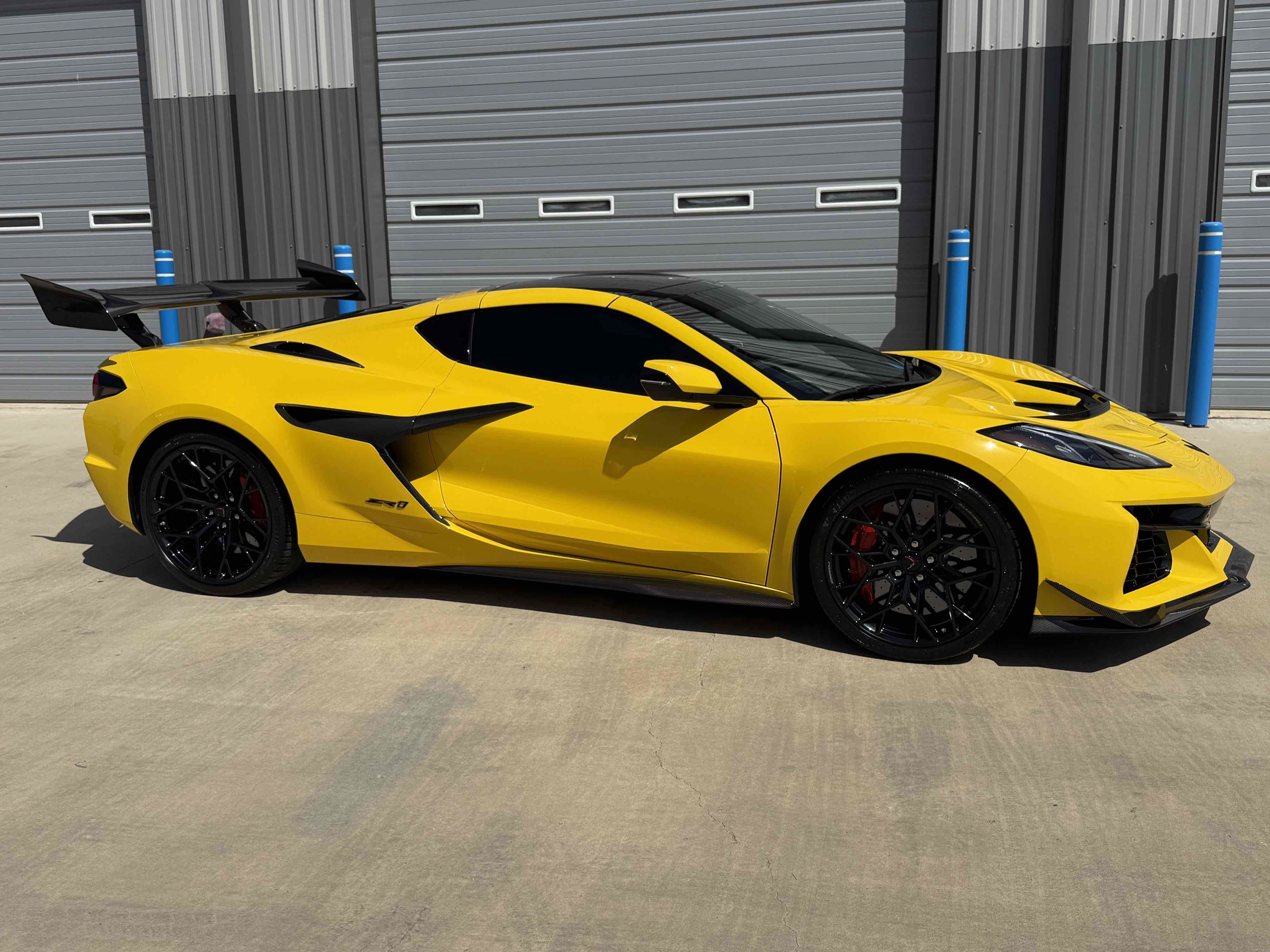 Used 2026 Chevrolet Corvette ZR1 w/ ZR1 Carbon Fiber Aero Package RWD image 9
