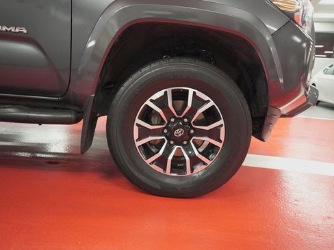 Certified 2022 Toyota Tacoma TRD Sport image 32