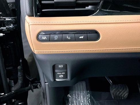 Used 2025 INFINITI QX80 Sensory image 30