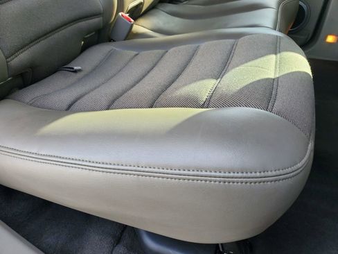 Used 2004 HUMMER H2 image 36