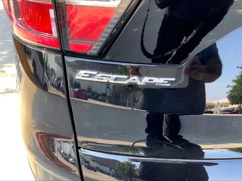 Used 2018 Ford Escape SE AWD/4WD image 33
