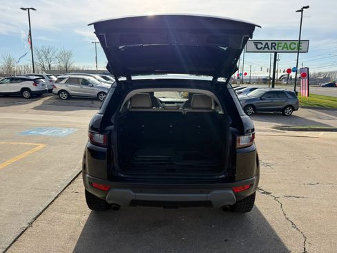 Used 2017 Land Rover Range Rover Evoque SE image 13