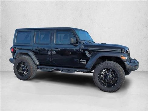 Used 2019 Jeep Wrangler Unlimited Sport S image 4