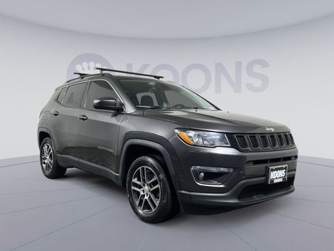 Used 2018 Jeep Compass Latitude w/ Safe & Security Group image 8