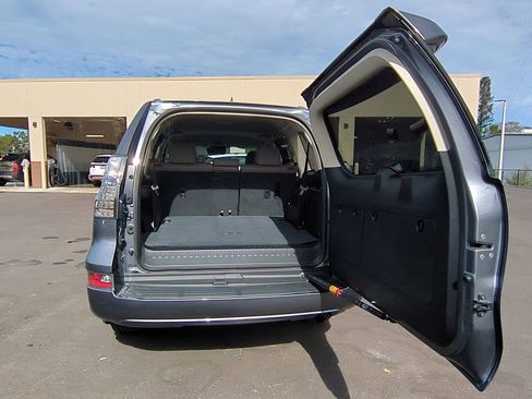 Used 2021 Lexus GX 460 Premium image 13