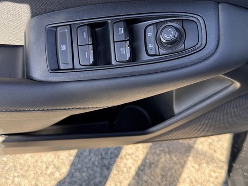 Used 2024 Subaru Outback 2.5i image 16