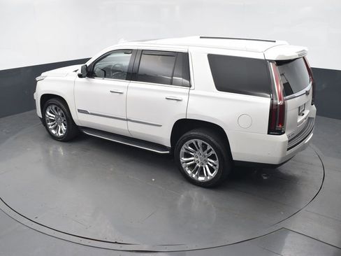 Used 2020 Cadillac Escalade Luxury w/ LPO, Radiant Package AWD/4WD image 44
