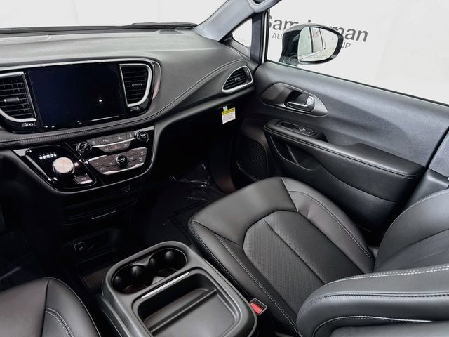 New 2027 Chrysler Pacifica Select FWD image 22