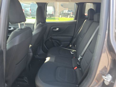 Used 2017 Jeep Renegade Altitude FWD image 14