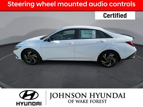 Certified 2025 Hyundai Elantra SEL image 5