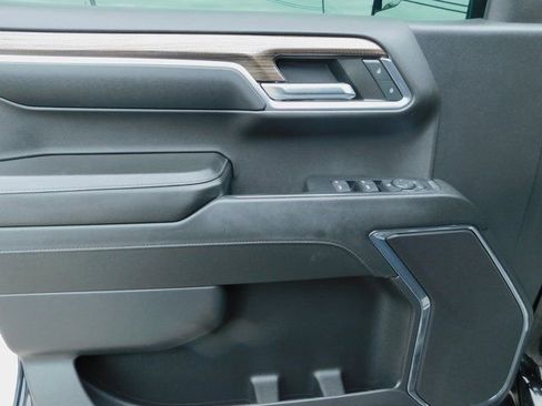 Used 2024 Chevrolet Silverado 1500 RST w/ Z71 Off-Road Package image 23