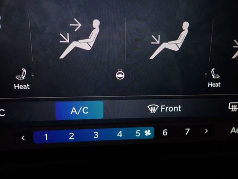 Used 2024 Jeep Gladiator Sport AWD/4WD image 4