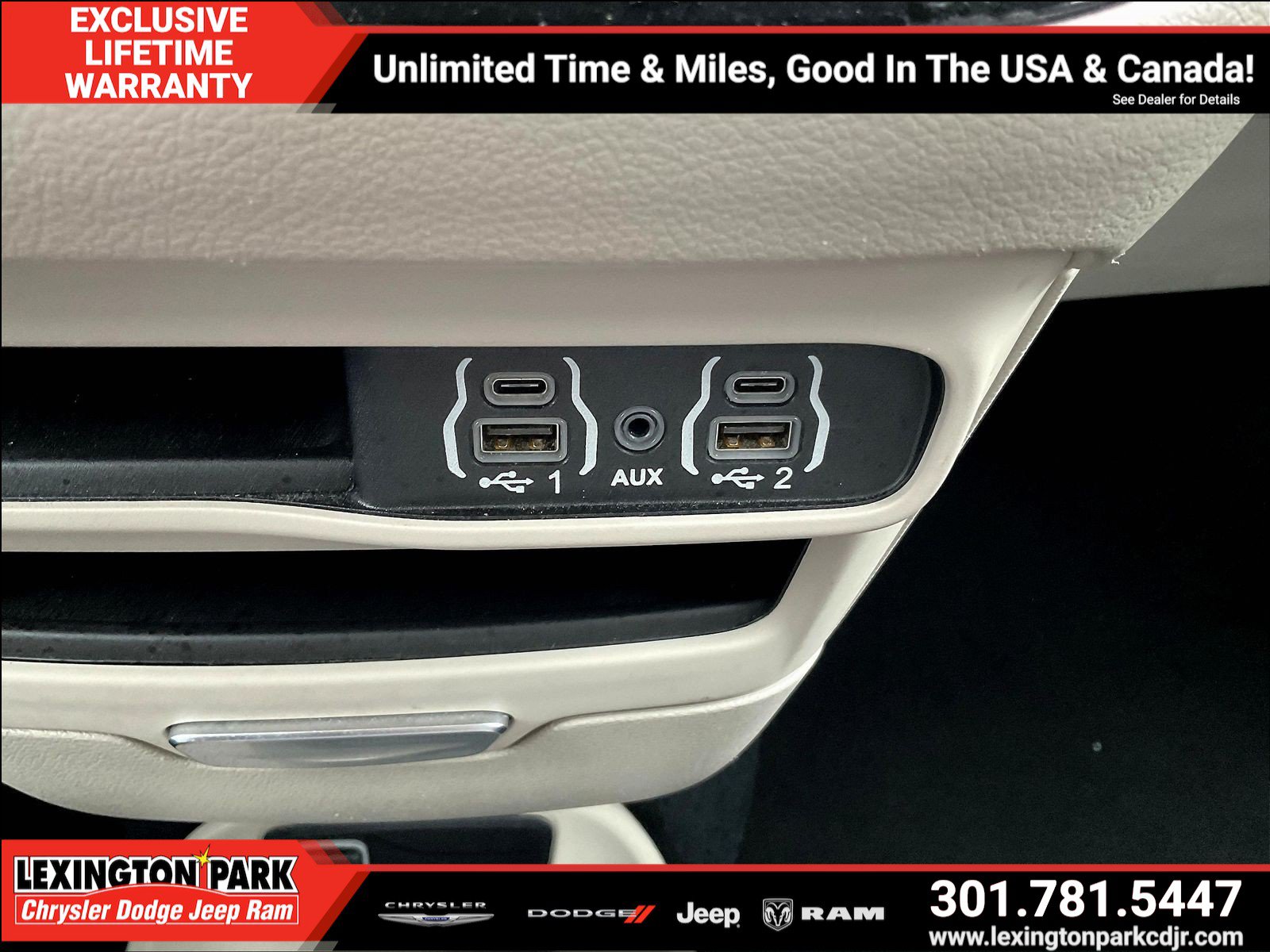 Used 2023 Chrysler Pacifica Touring-L FWD image 15