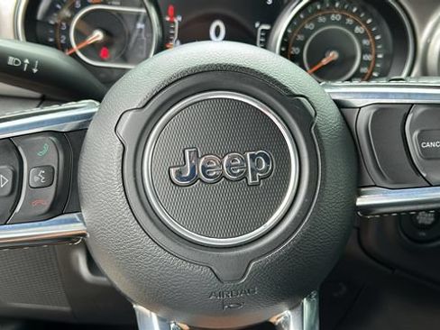 Used 2020 Jeep Wrangler Unlimited Sahara AWD/4WD image 11