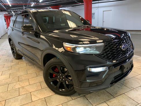 Used 2022 Ford Explorer ST w/ Equipment Group 401A image 2