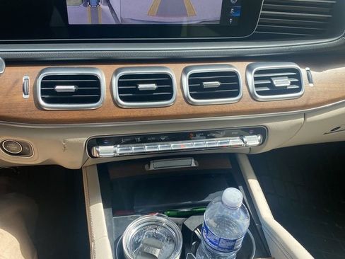 Used 2022 Mercedes-Benz GLS 450 4MATIC image 15