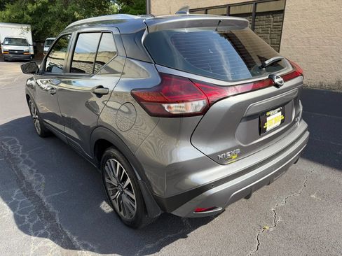 Used 2023 Nissan Kicks SV FWD image 10