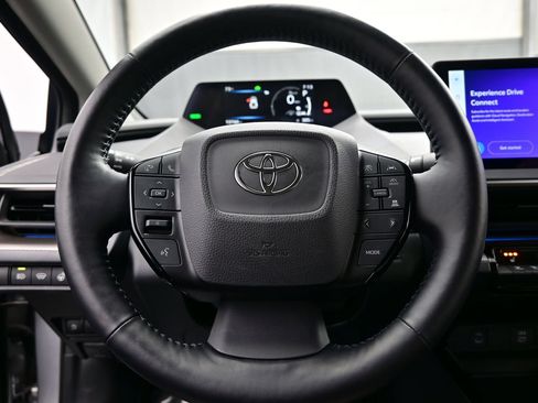 Used 2025 Toyota Prius XLE AWD/4WD image 24