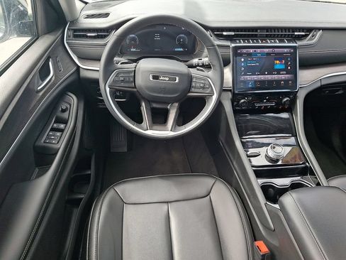 Used 2023 Jeep Grand Cherokee L Limited AWD/4WD image 12
