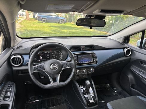 Used 2025 Nissan Versa SV FWD image 32