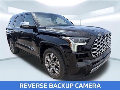 Used 2025 Toyota Sequoia Capstone AWD/4WD image 4