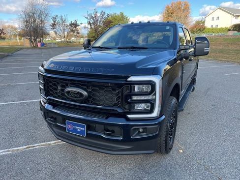 Used 2025 Ford F350 Lariat w/ Black Appearance Package image 3